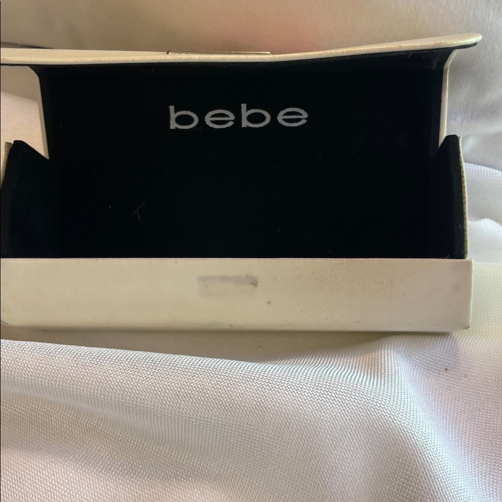 😎Bebe Elegant White Sunglasses with CASE - Picture 12 of 12